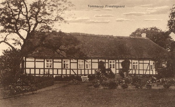 Postkort, Tommerup præstegård, stuehuset fra havesiden